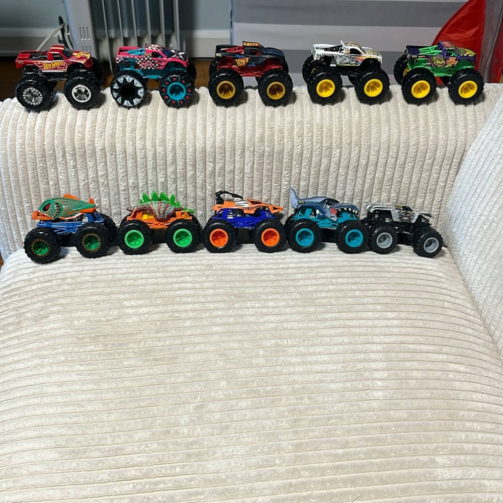 Monster Jam monster trucks, set of 10